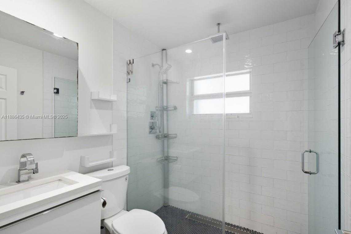 Small Image of 45 NORTH WEST 25TH AVE, Miami Number 16