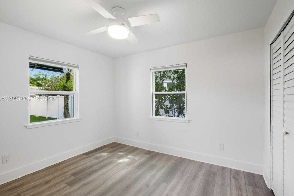Small Image of 45 NORTH WEST 25TH AVE, Miami Number 18