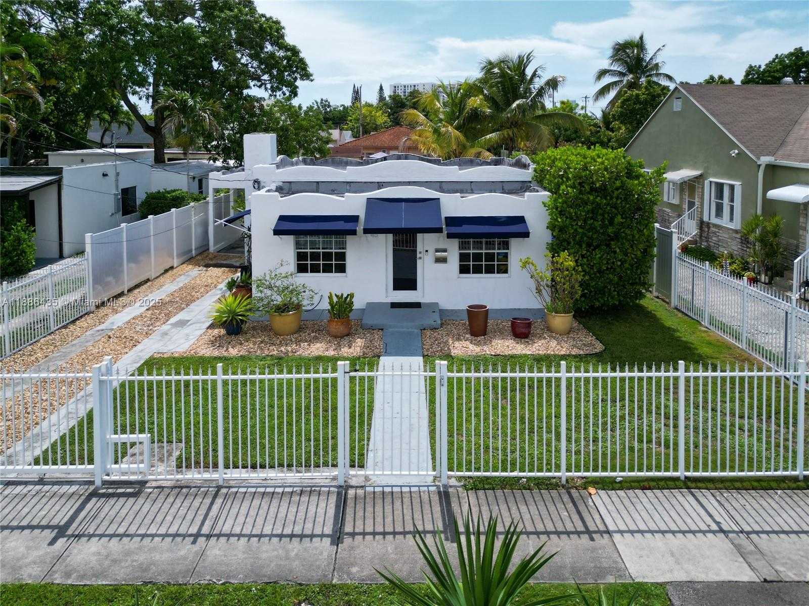 Small Image of 45 NORTH WEST 25TH AVE, Miami Number 25