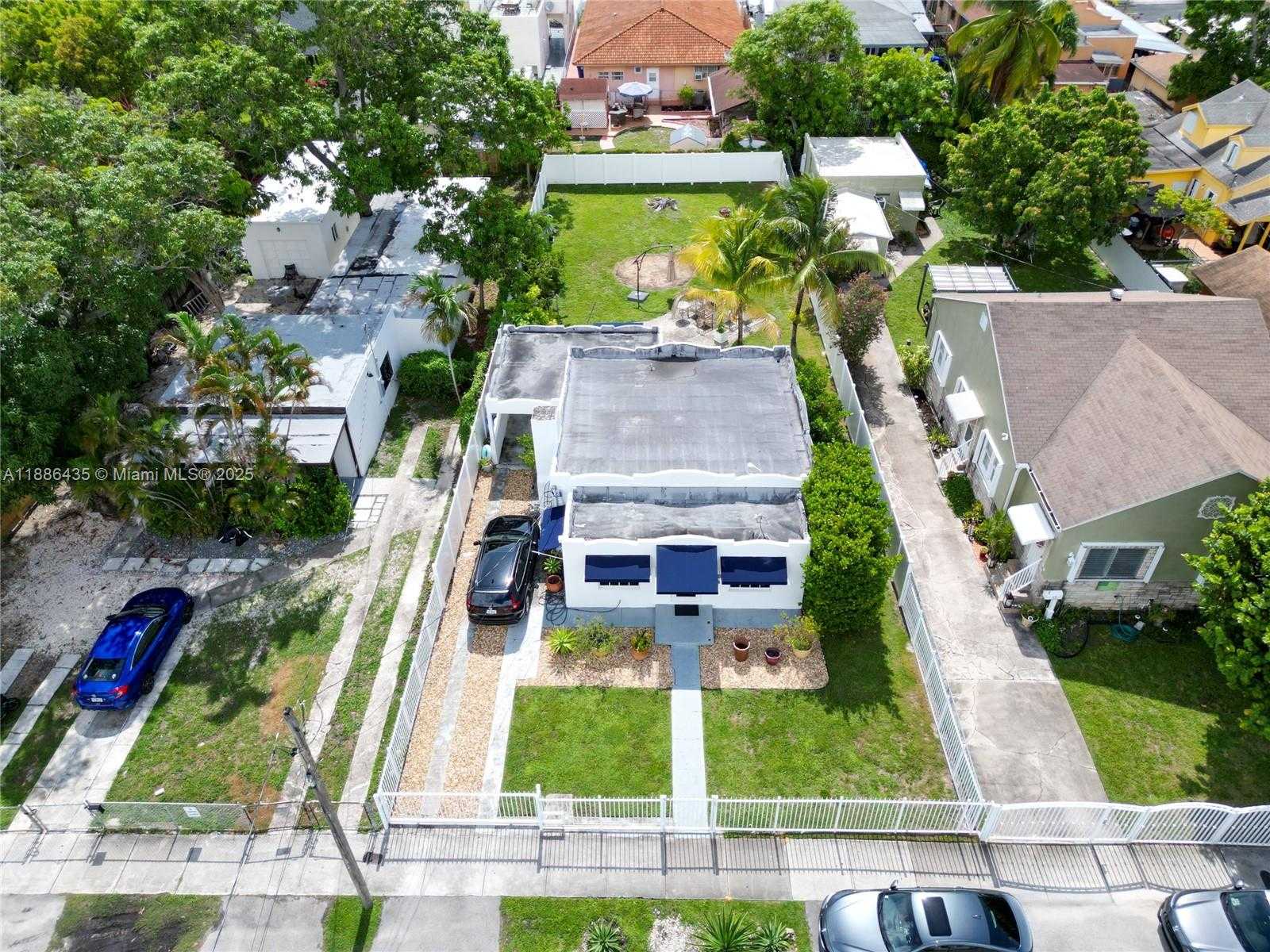 Small Image of 45 NORTH WEST 25TH AVE, Miami Number 26