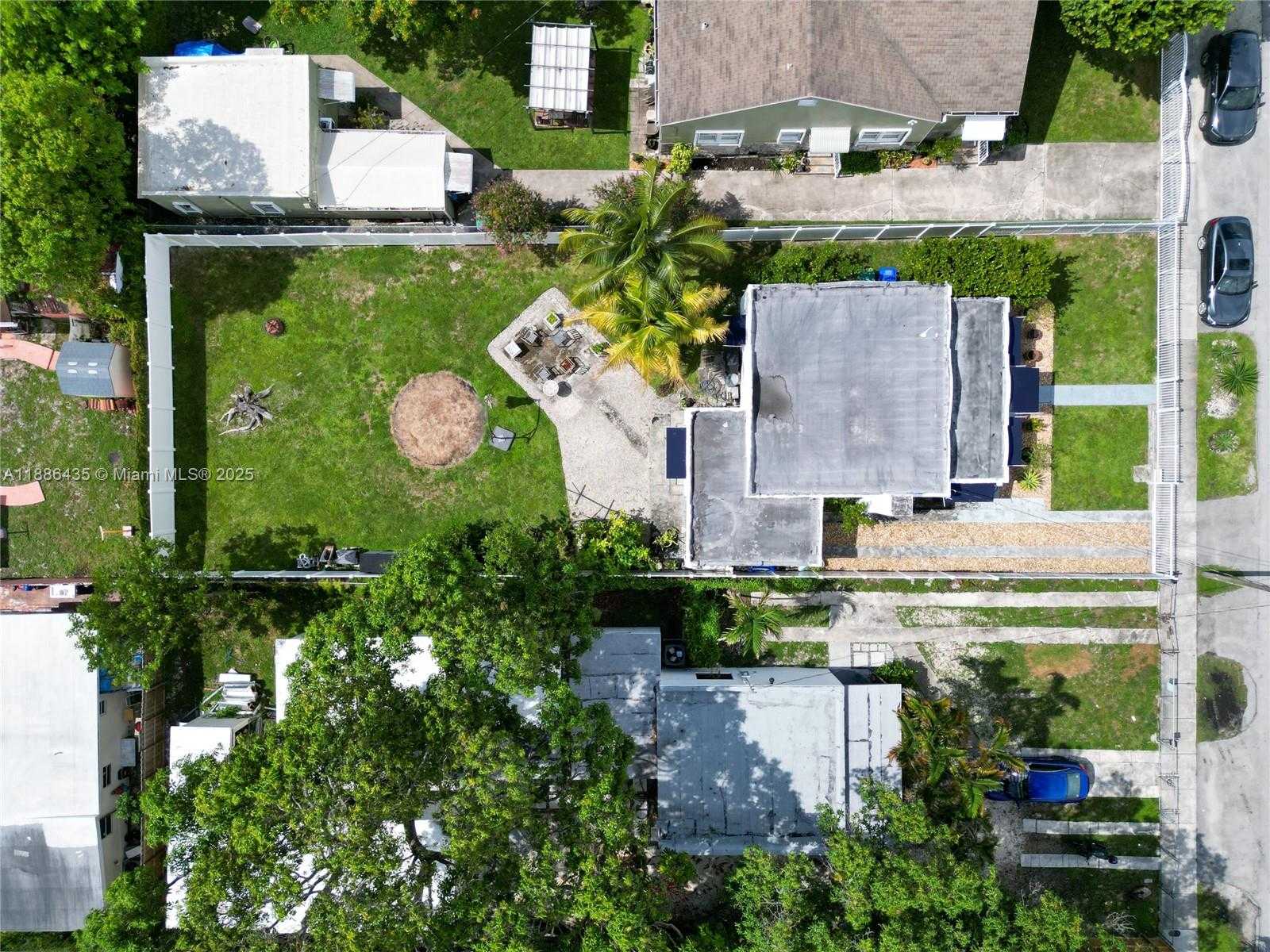 Small Image of 45 NORTH WEST 25TH AVE, Miami Number 27