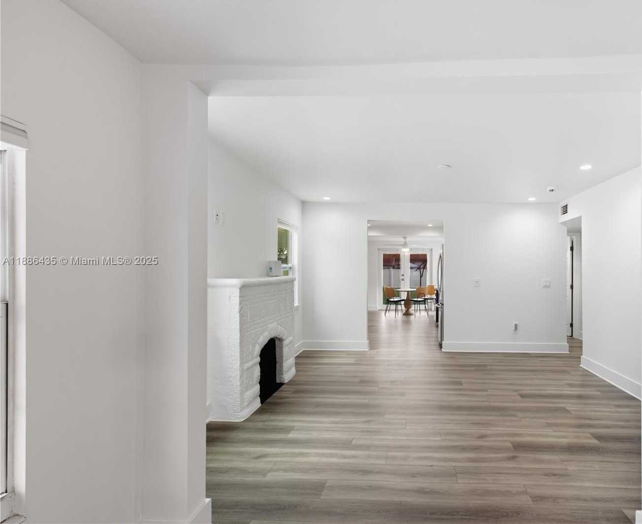 Small Image of 45 NORTH WEST 25TH AVE, Miami Number 6