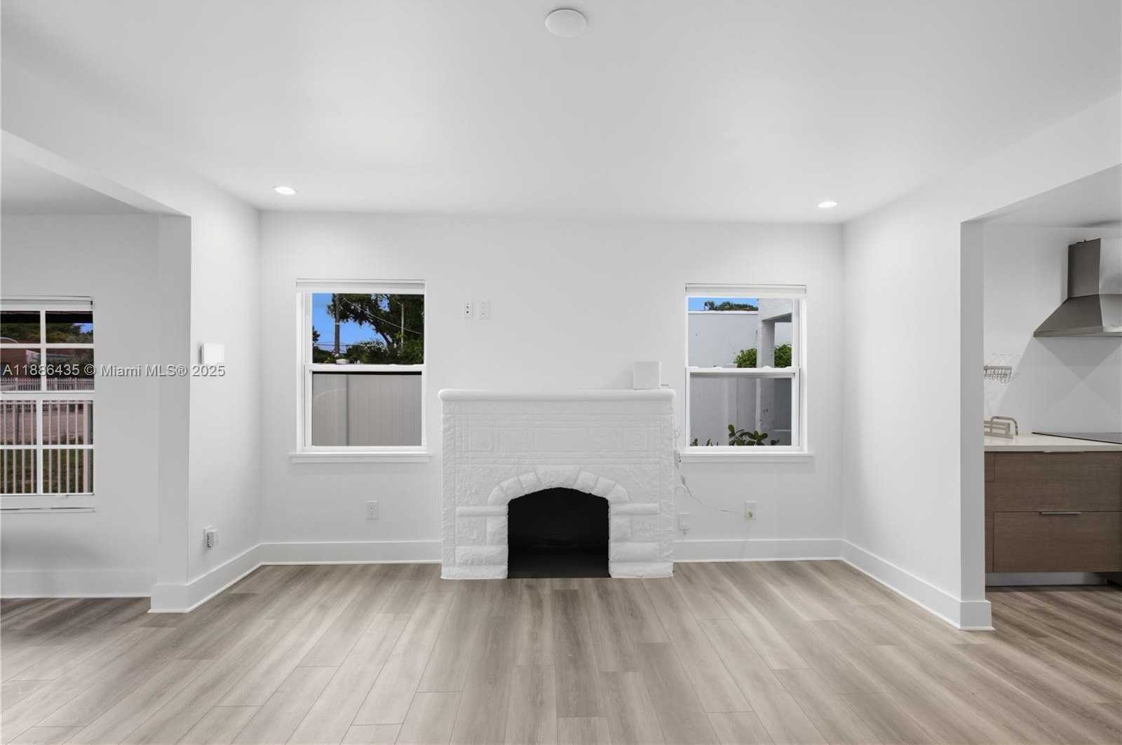 Small Image of 45 NORTH WEST 25TH AVE, Miami Number 8