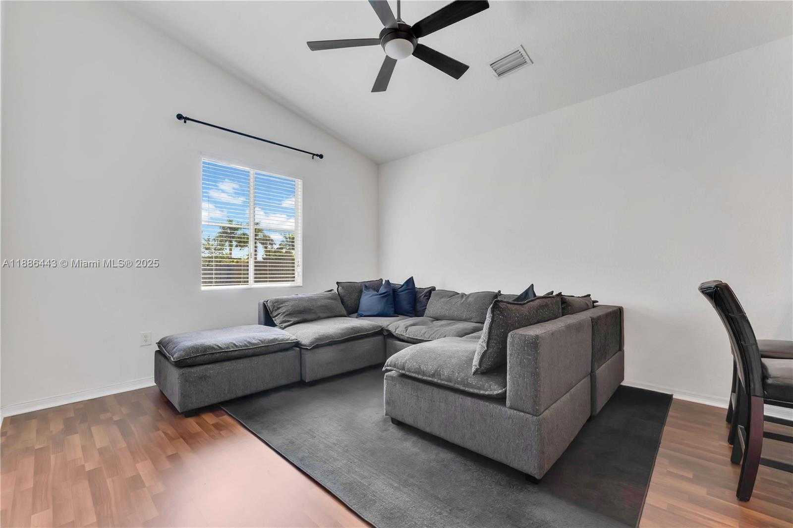 Small Image of 143 SOUTH EAST 22ND TER, Homestead Number 13