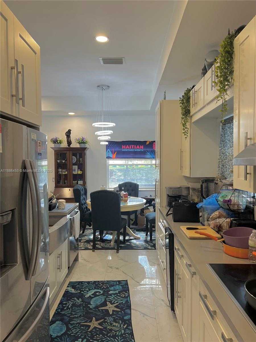 Small Image of 8320 SOUTH WEST 12TH ST, Pembroke Pines Number 13