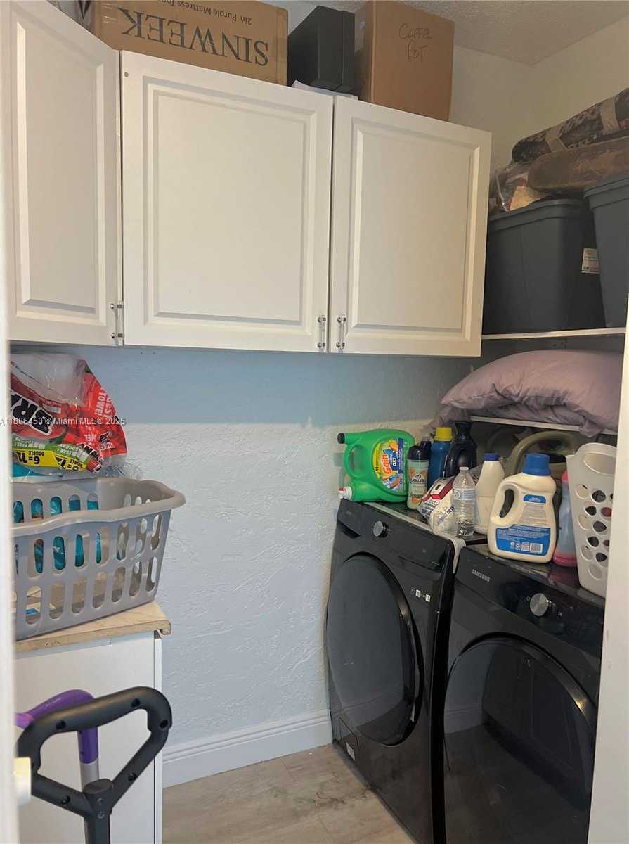 Small Image of 8320 SOUTH WEST 12TH ST, Pembroke Pines Number 25