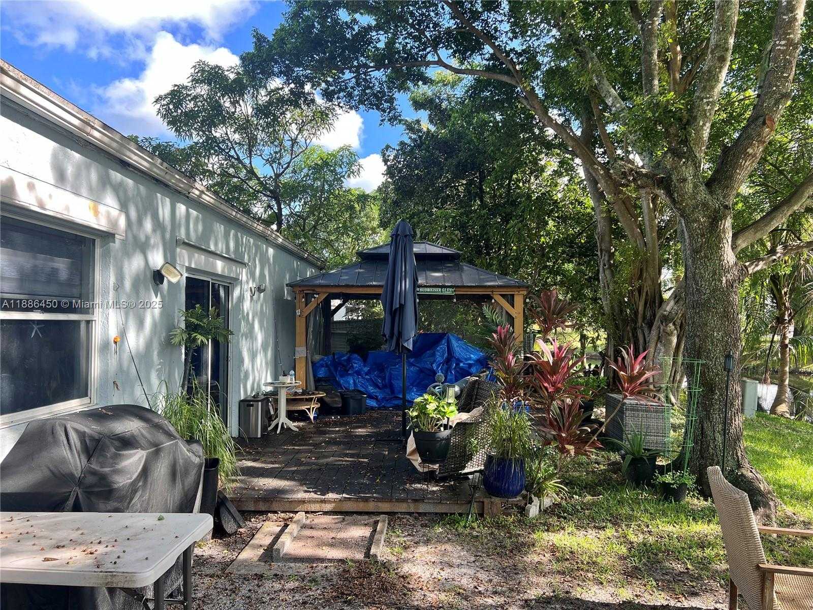 Small Image of 8320 SOUTH WEST 12TH ST, Pembroke Pines Number 29