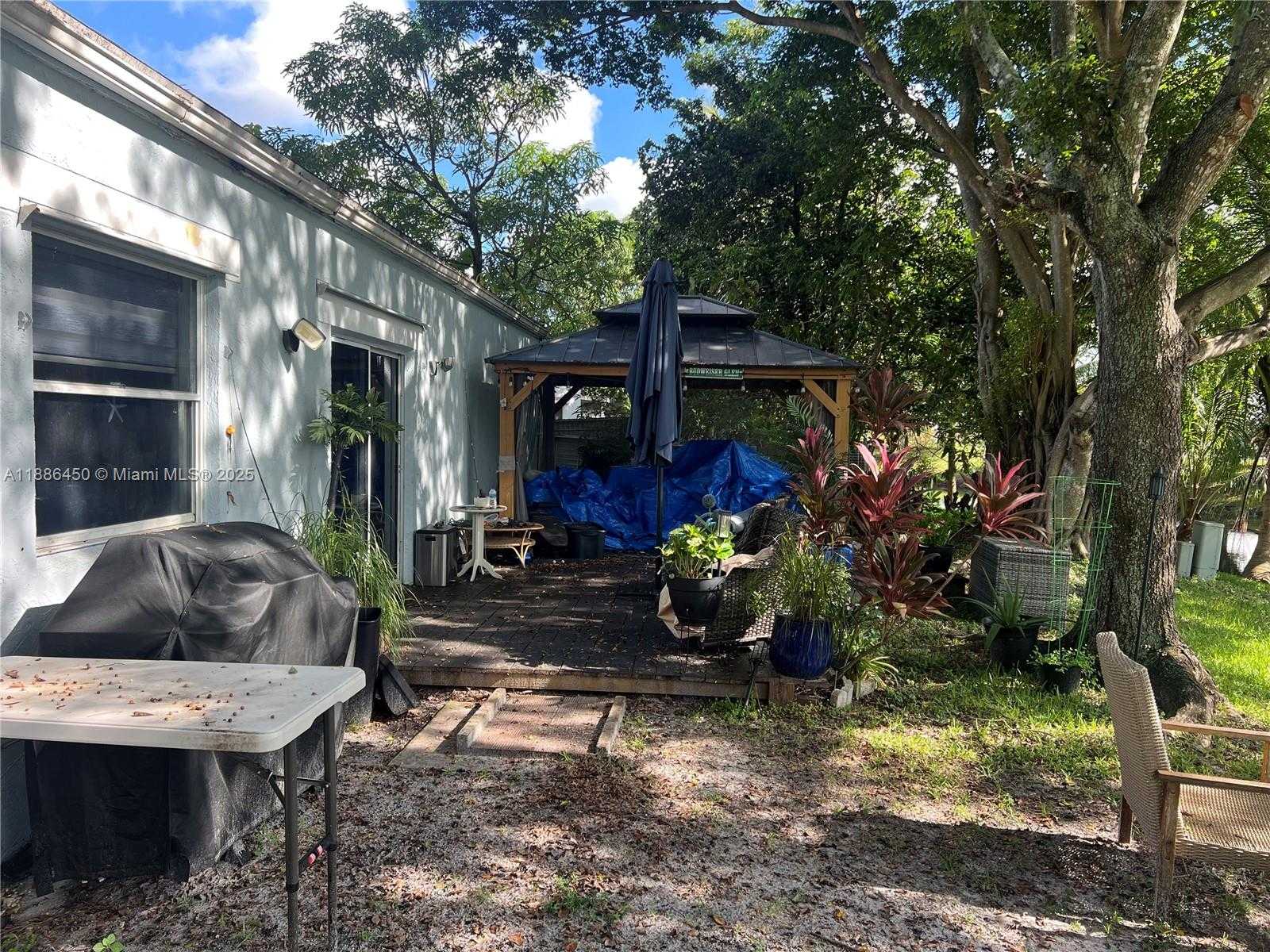 Small Image of 8320 SOUTH WEST 12TH ST, Pembroke Pines Number 31