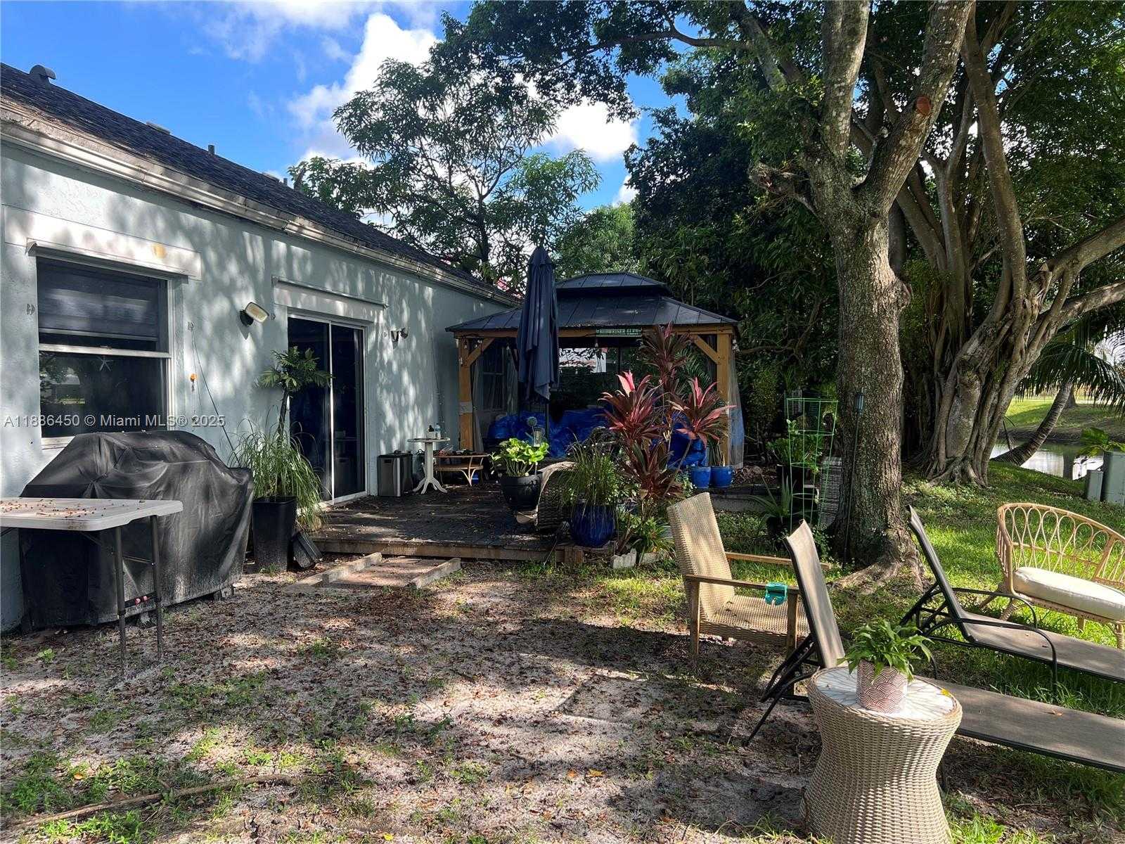 Small Image of 8320 SOUTH WEST 12TH ST, Pembroke Pines Number 32