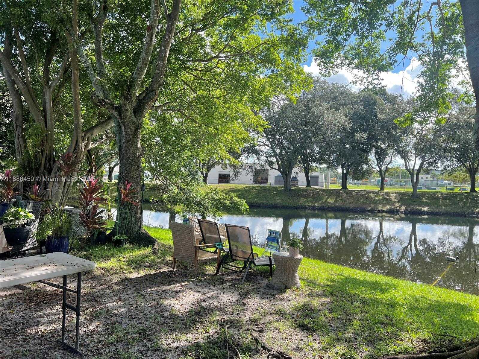 Small Image of 8320 SOUTH WEST 12TH ST, Pembroke Pines Number 34