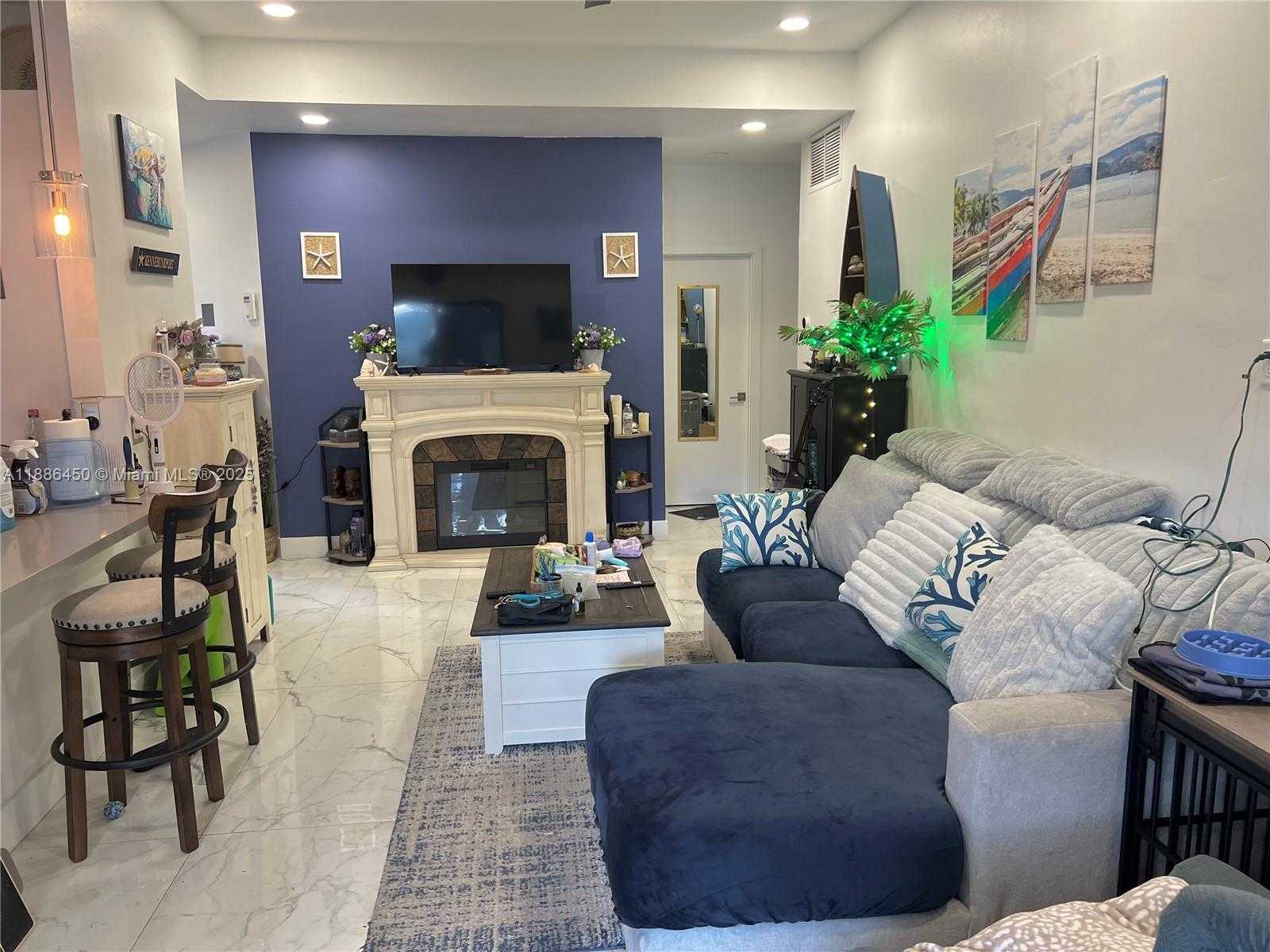 Small Image of 8320 SOUTH WEST 12TH ST, Pembroke Pines Number 41