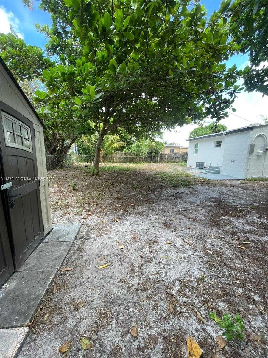 Small Image of 775 NORTH WEST 142ND ST, Miami Number 21