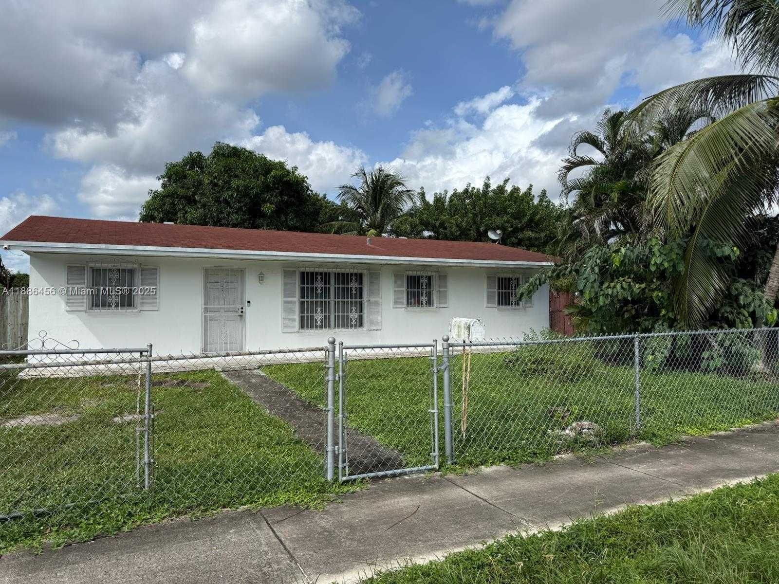 Small Image of 3277 NORTH WEST 179TH ST, Miami Gardens Number 3