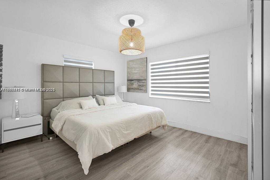Small Image of 2635 FILLMORE ST, Hollywood Number 21