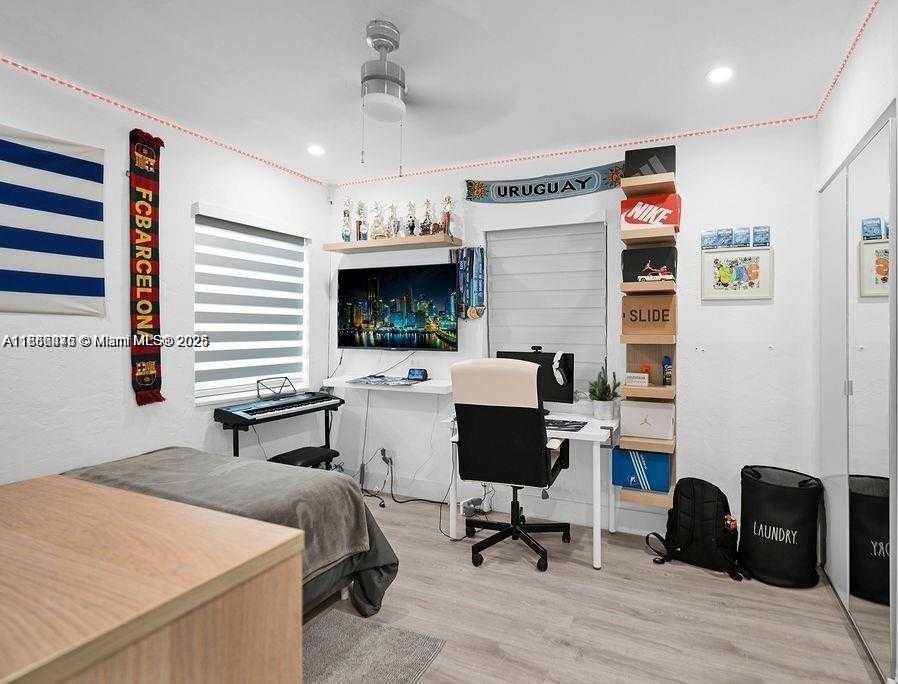 Small Image of 2635 FILLMORE ST, Hollywood Number 23