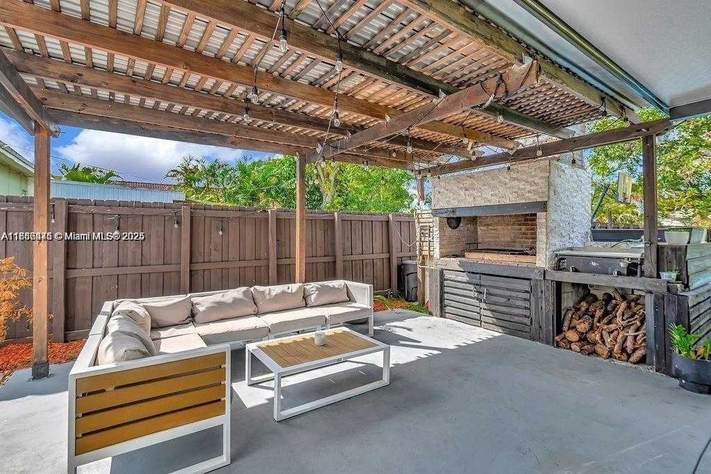 Small Image of 2635 FILLMORE ST, Hollywood Number 30