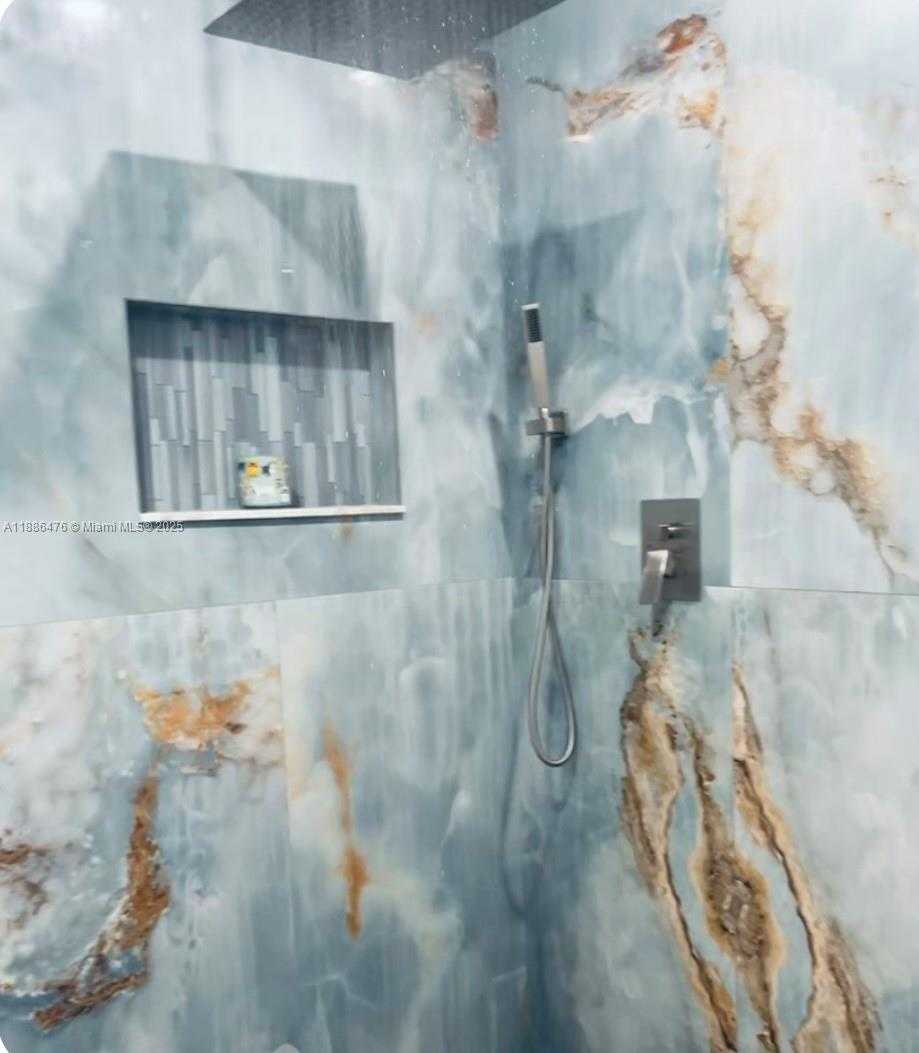 Small Image of 2325 NORTH EAST 194TH ST, Miami Number 10
