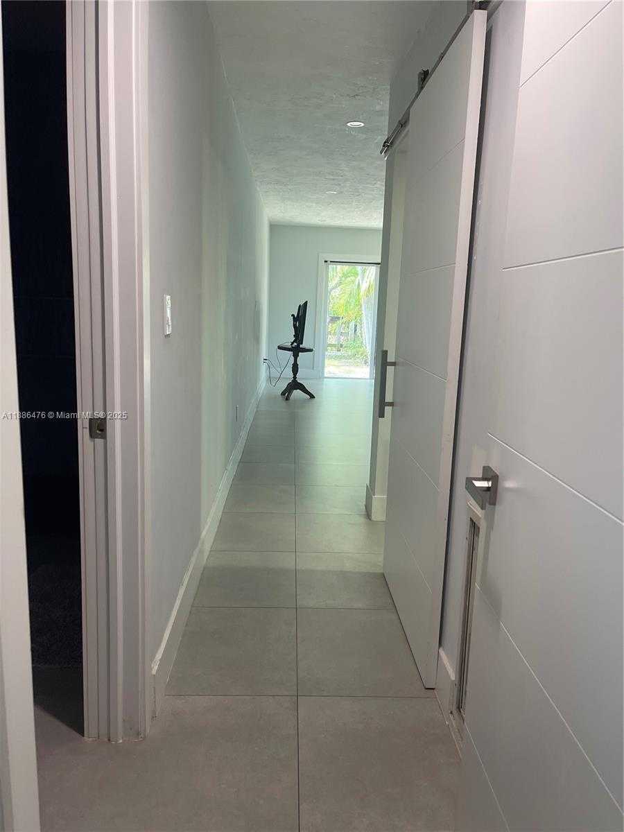 Small Image of 2325 NORTH EAST 194TH ST, Miami Number 19