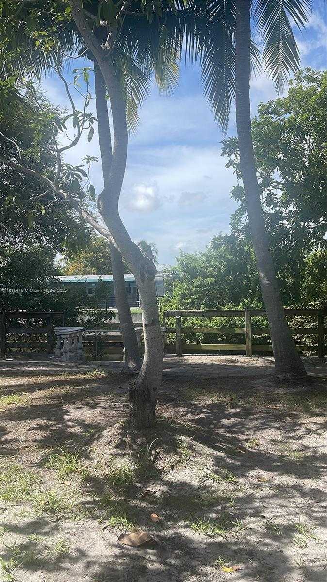 Small Image of 2325 NORTH EAST 194TH ST, Miami Number 22