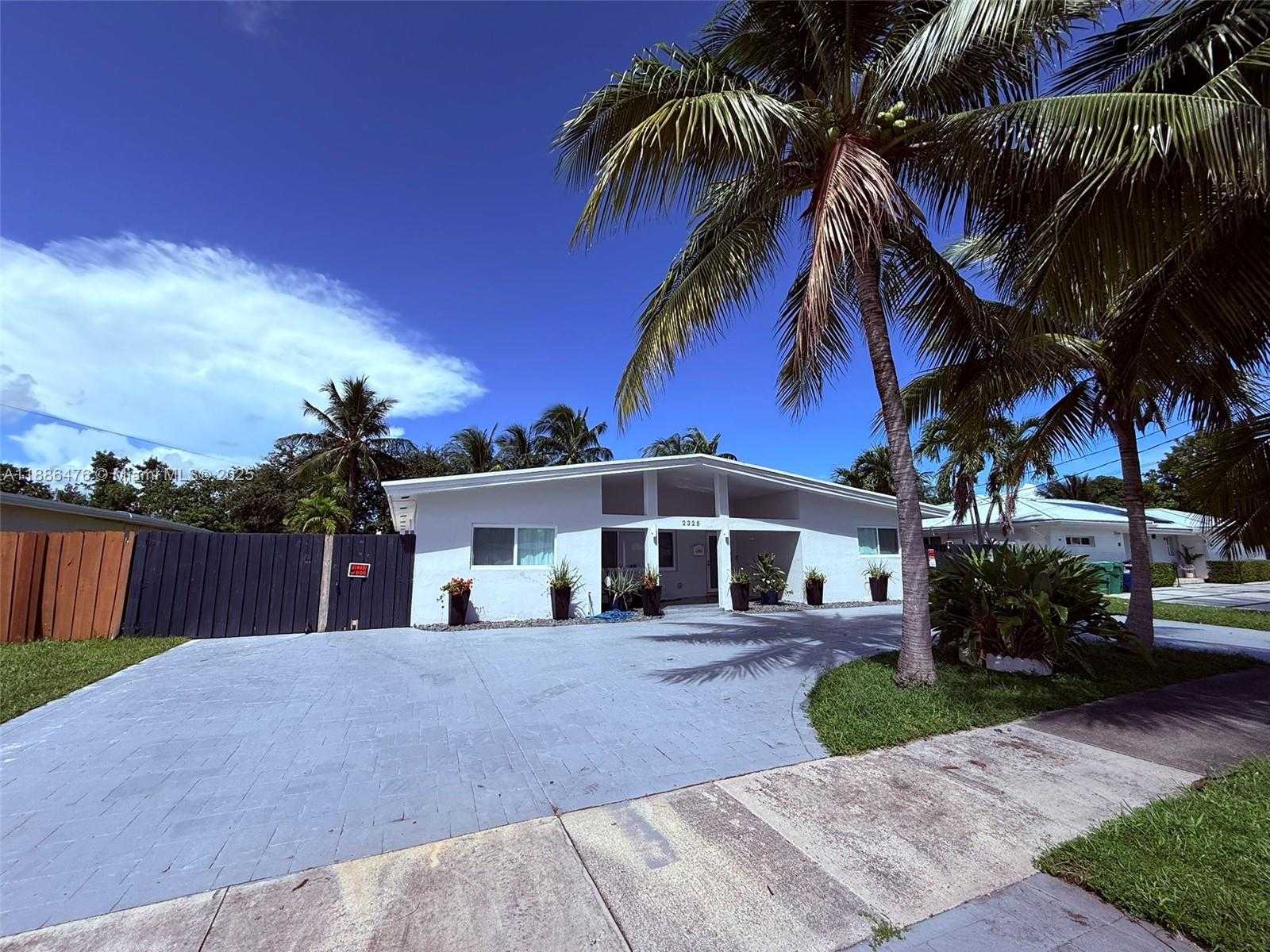 Small Image of 2325 NORTH EAST 194TH ST, Miami Number 3