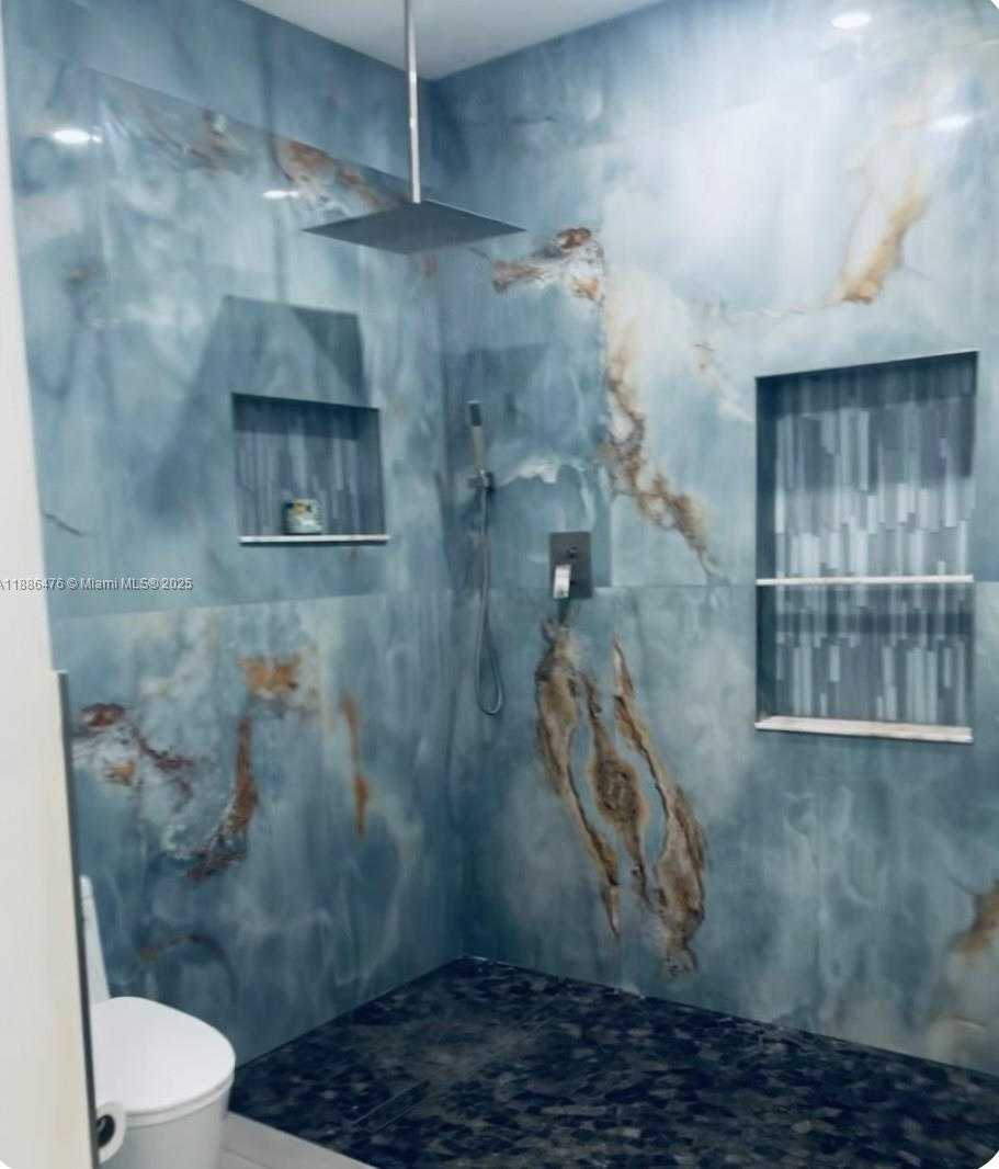 Small Image of 2325 NORTH EAST 194TH ST, Miami Number 9