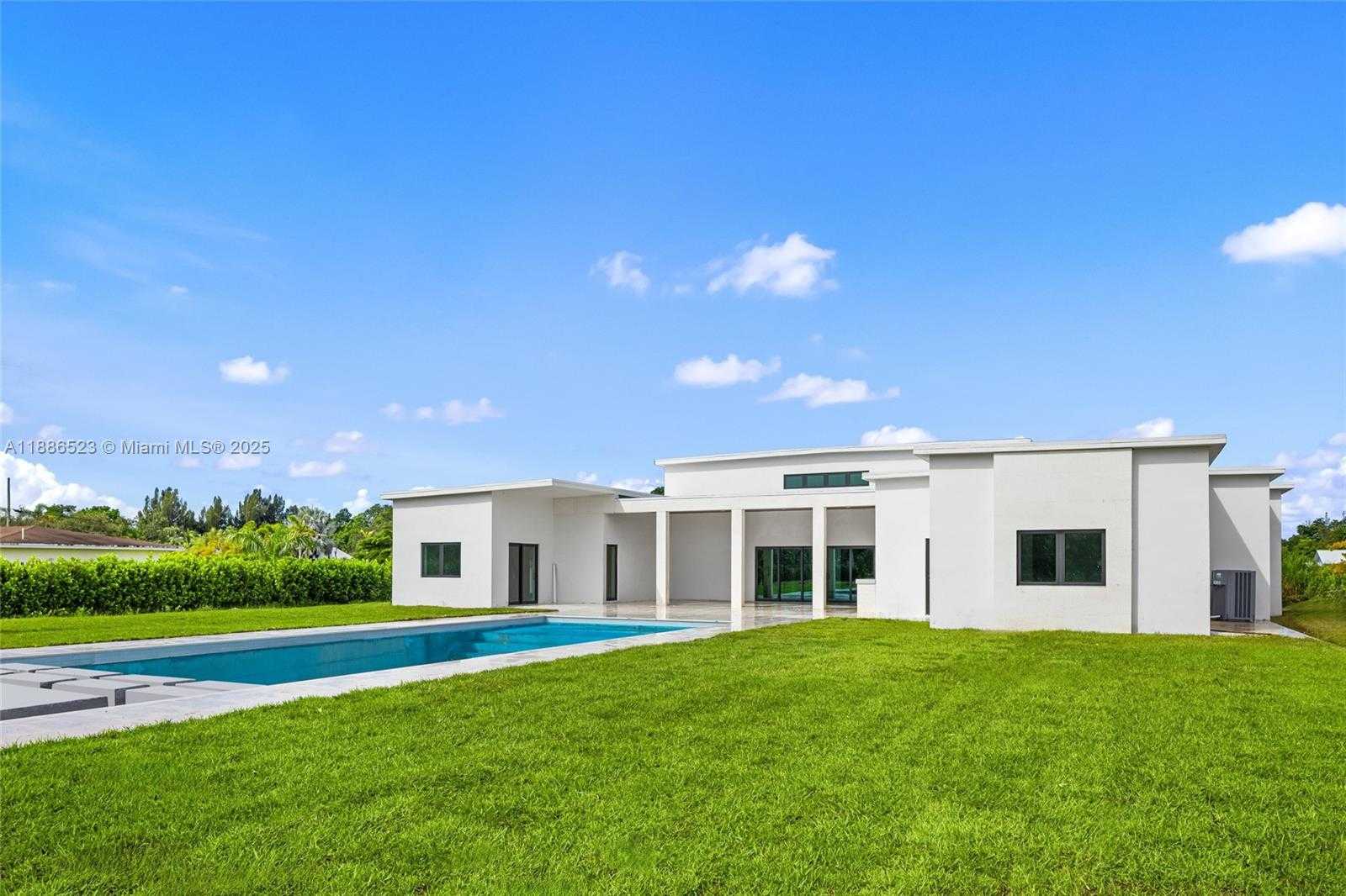 Small Image of 17301 SOUTH WEST 52ND CT, Southwest Ranches Number 46