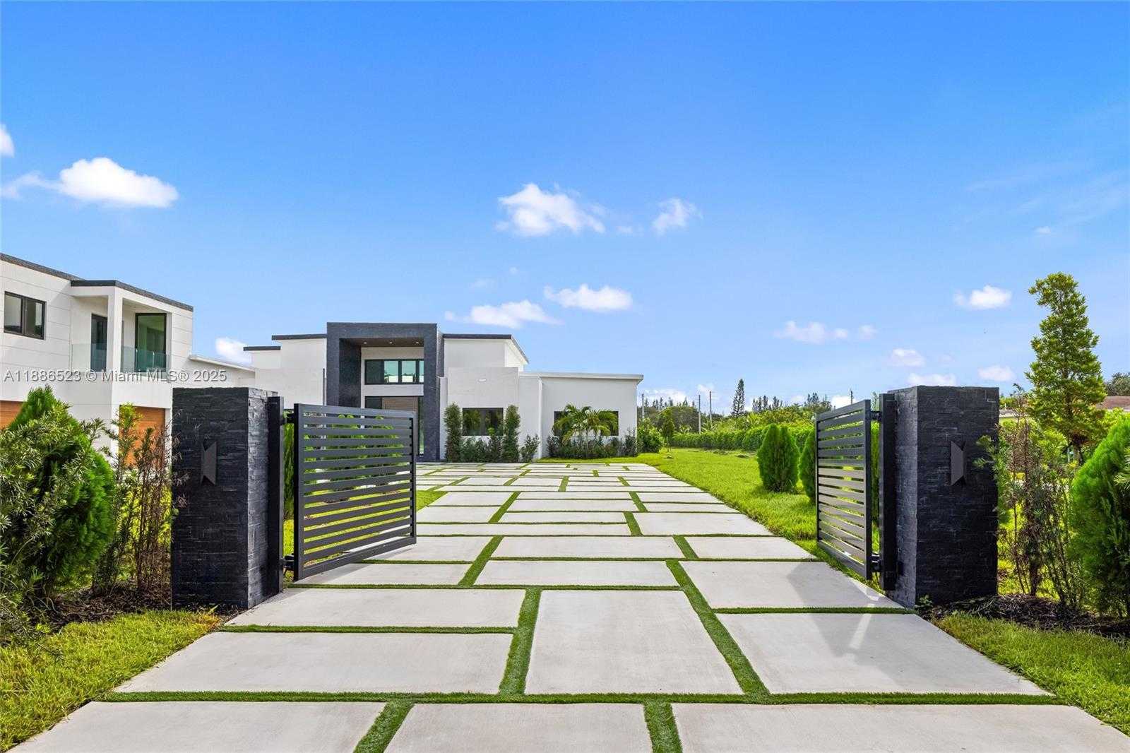 Small Image of 17301 SOUTH WEST 52ND CT, Southwest Ranches Number 9