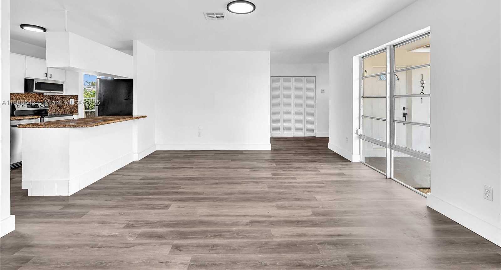Small Image of 19701 BELMONT DR, Cutler Bay Number 10