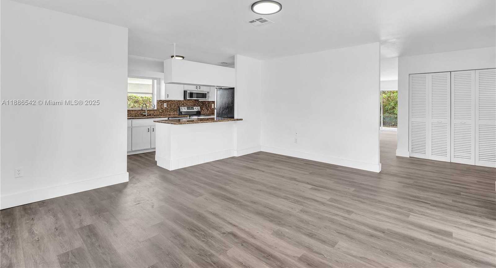 Small Image of 19701 BELMONT DR, Cutler Bay Number 13