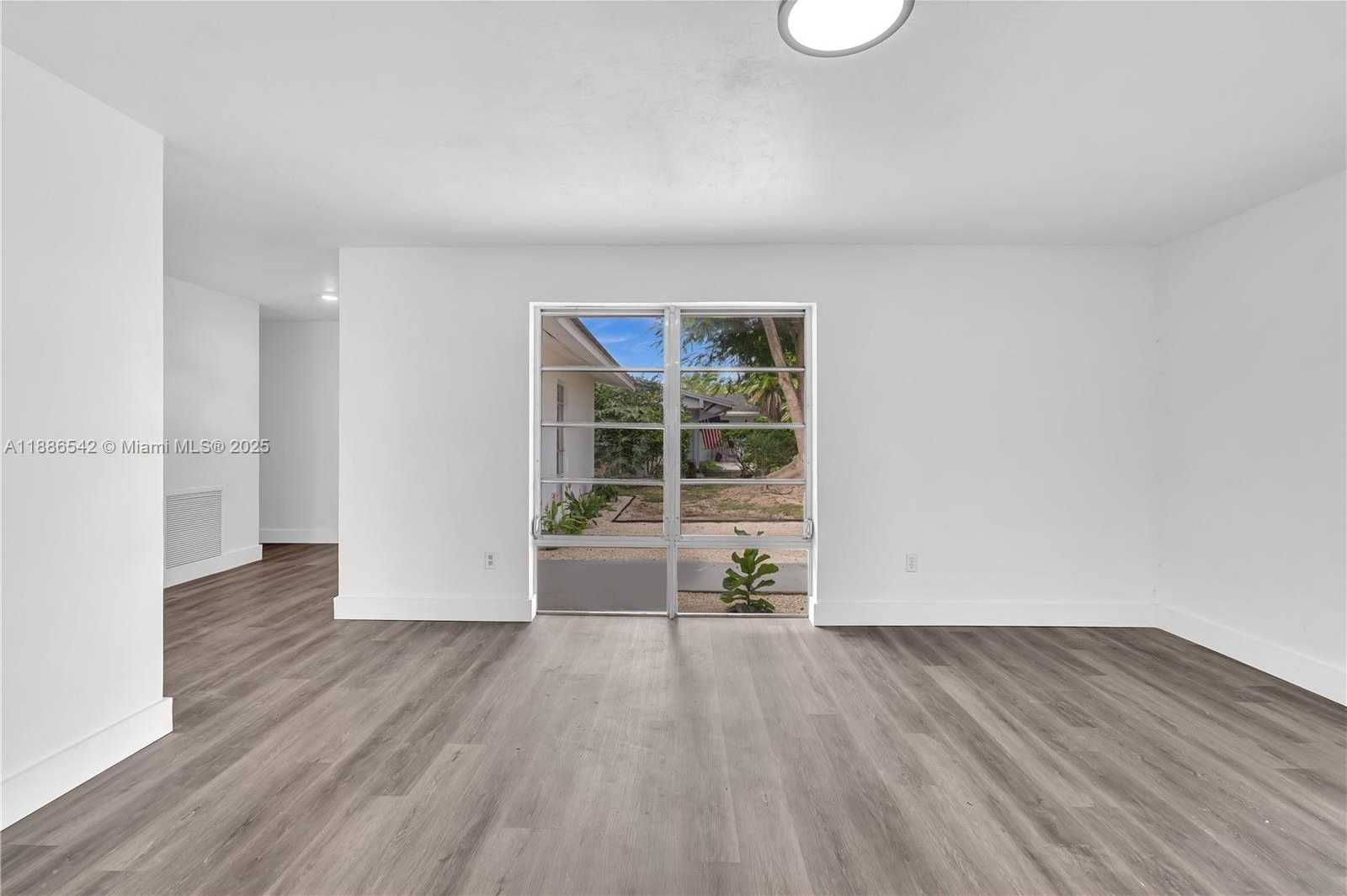Small Image of 19701 BELMONT DR, Cutler Bay Number 16