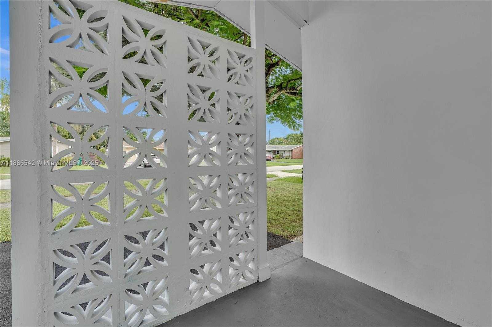 Small Image of 19701 BELMONT DR, Cutler Bay Number 18