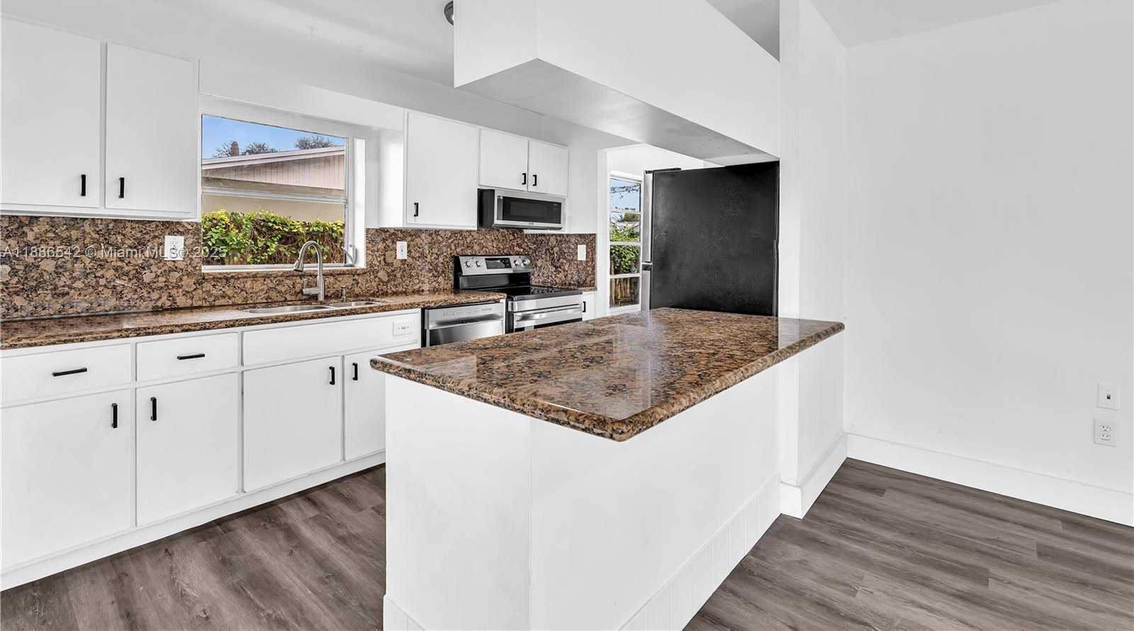 Small Image of 19701 BELMONT DR, Cutler Bay Number 20