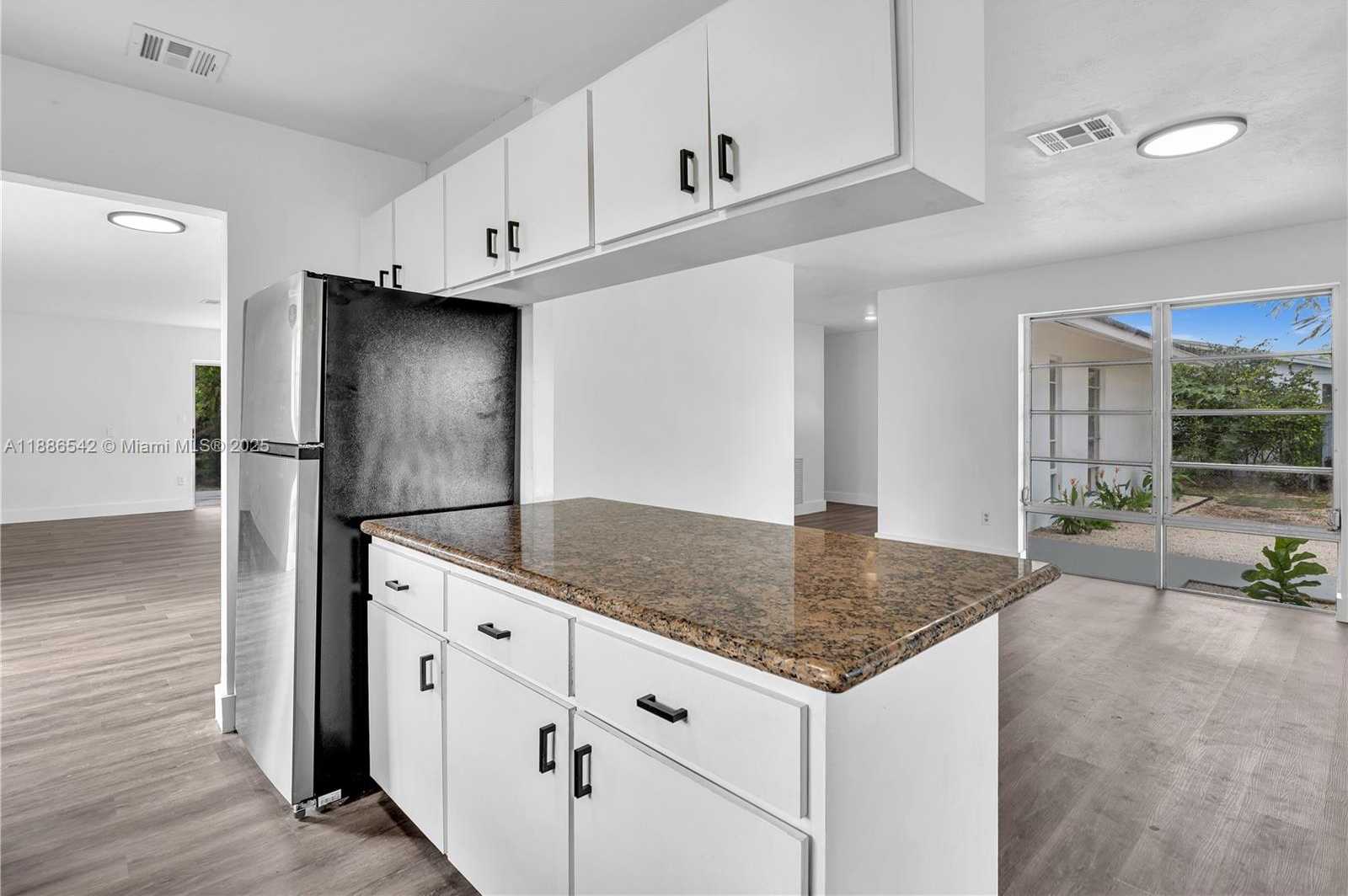 Small Image of 19701 BELMONT DR, Cutler Bay Number 22