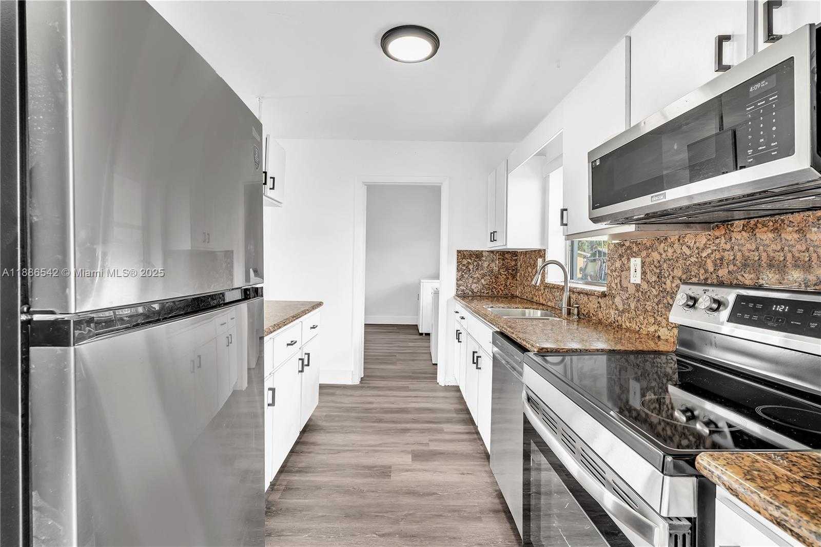 Small Image of 19701 BELMONT DR, Cutler Bay Number 23