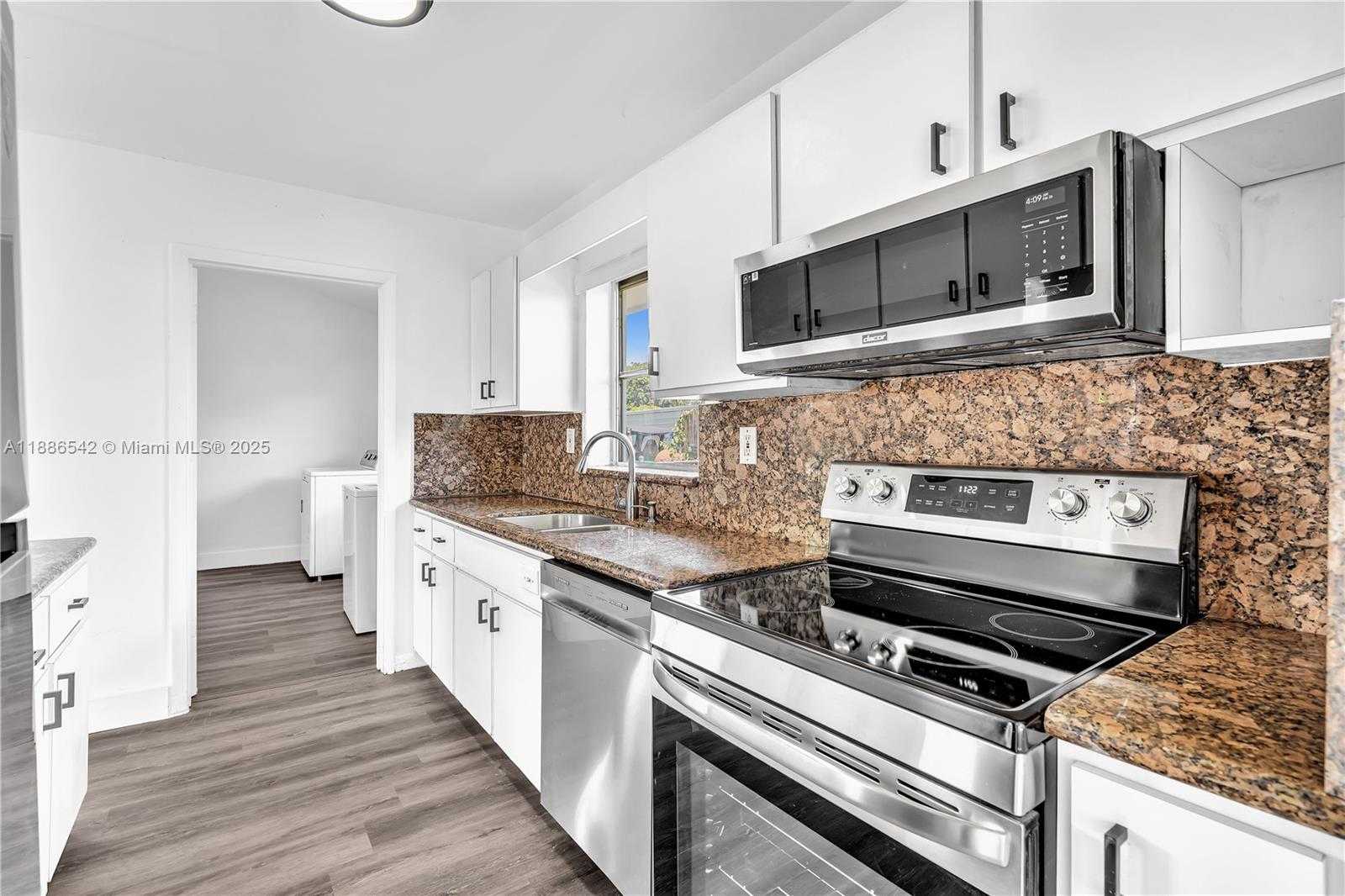 Small Image of 19701 BELMONT DR, Cutler Bay Number 24