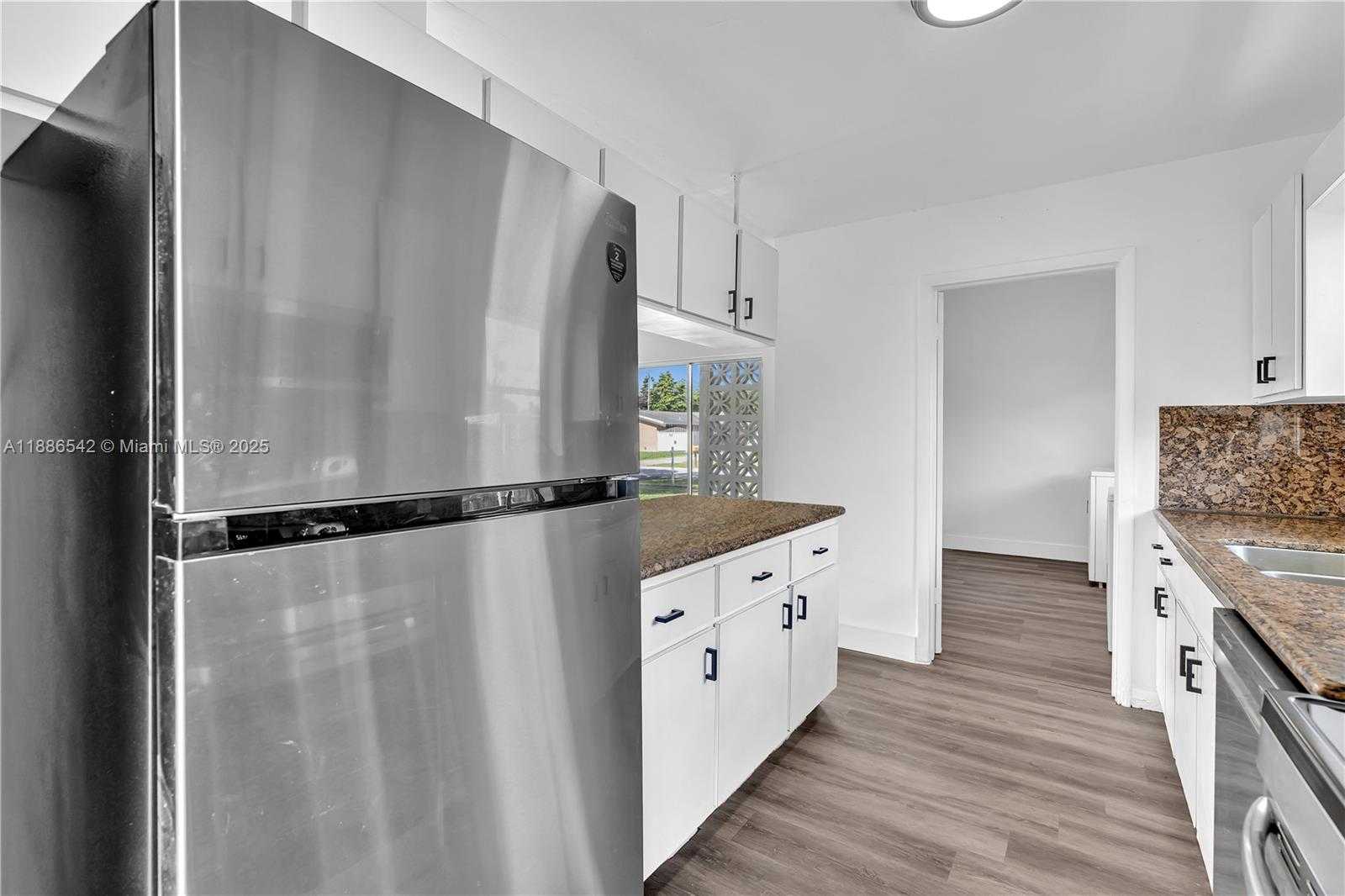 Small Image of 19701 BELMONT DR, Cutler Bay Number 25