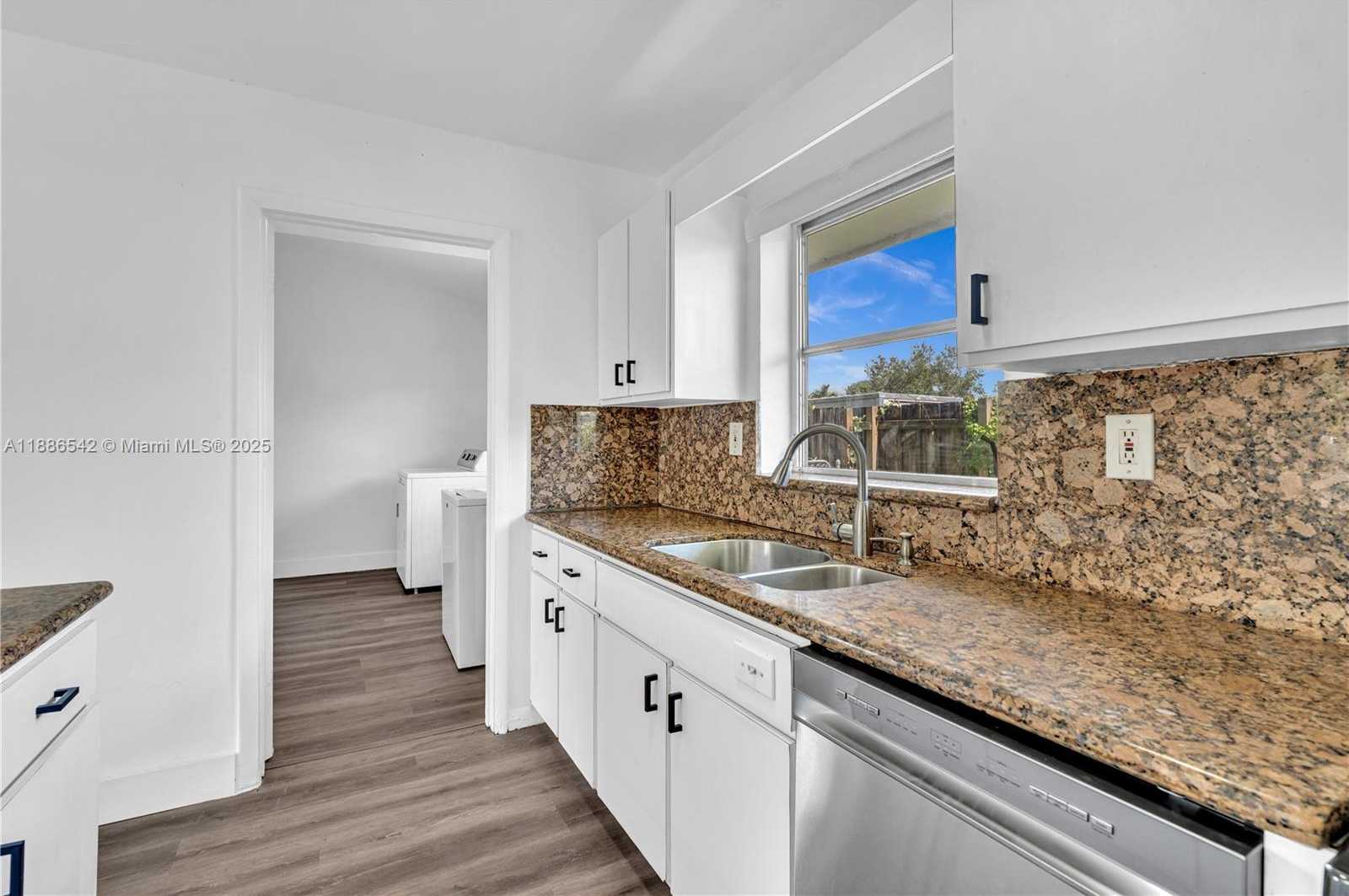 Small Image of 19701 BELMONT DR, Cutler Bay Number 27