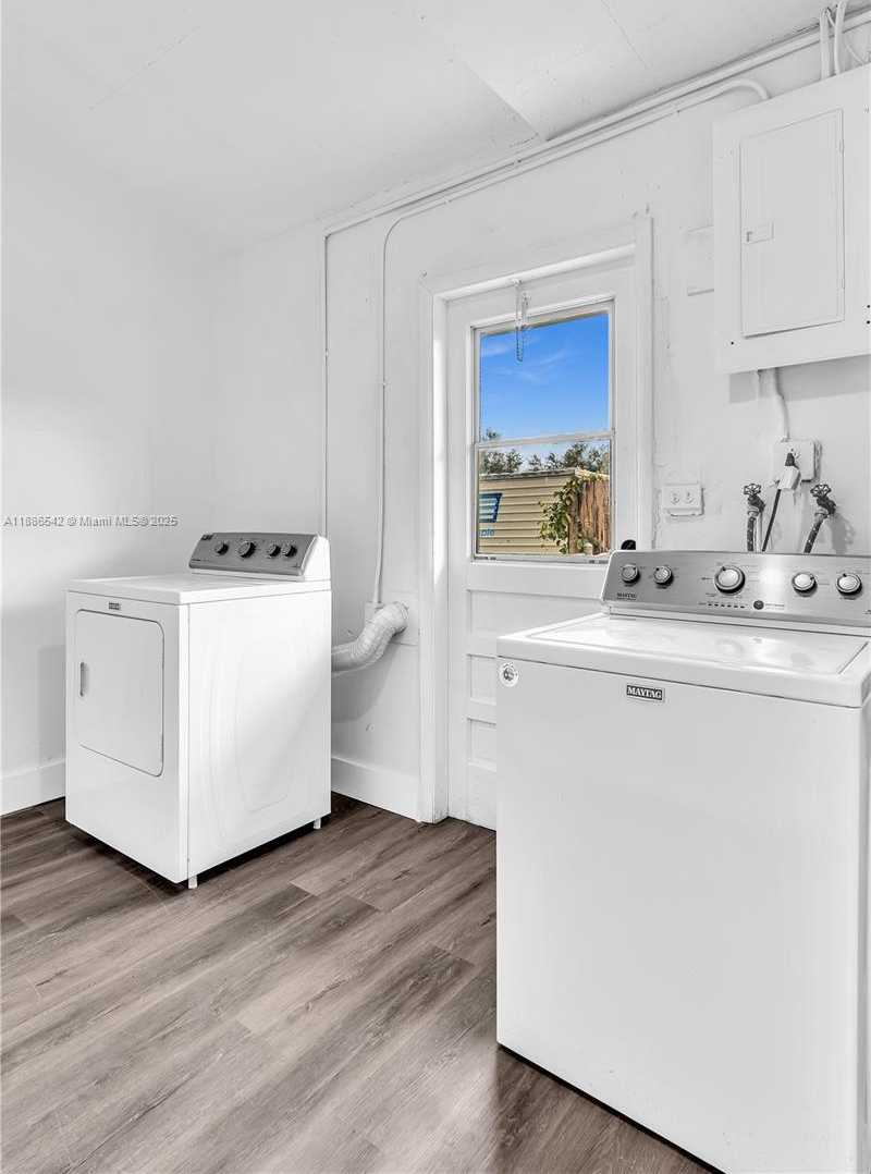 Small Image of 19701 BELMONT DR, Cutler Bay Number 32