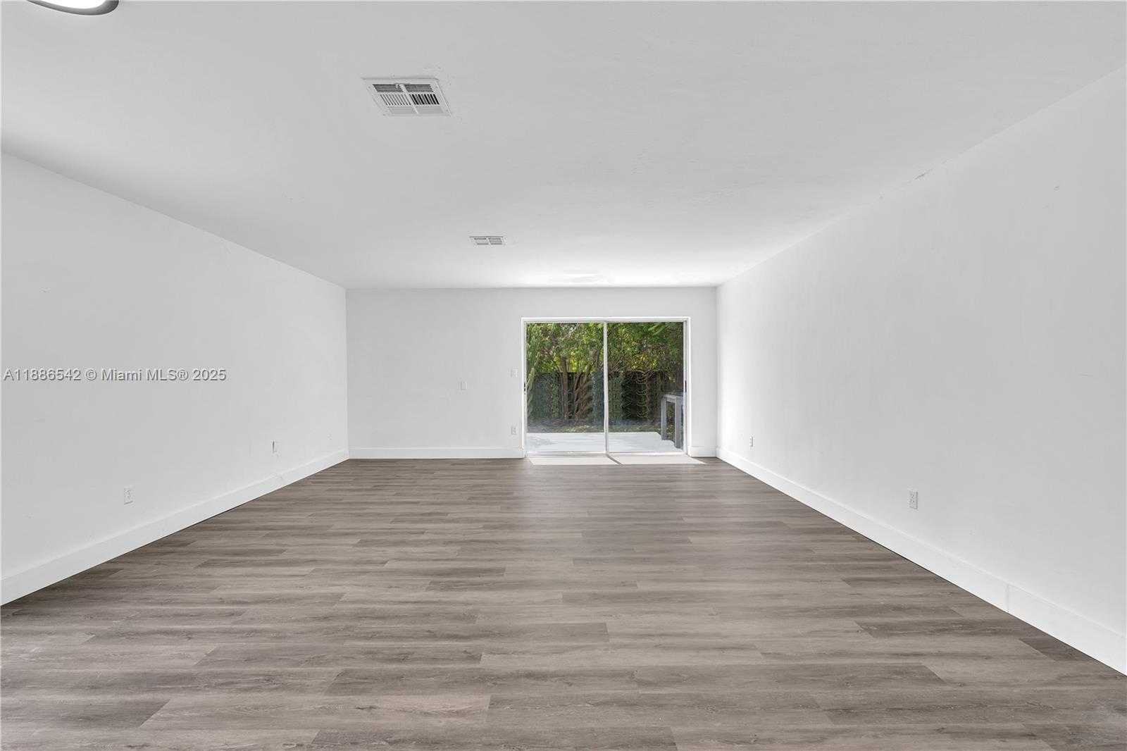 Small Image of 19701 BELMONT DR, Cutler Bay Number 33