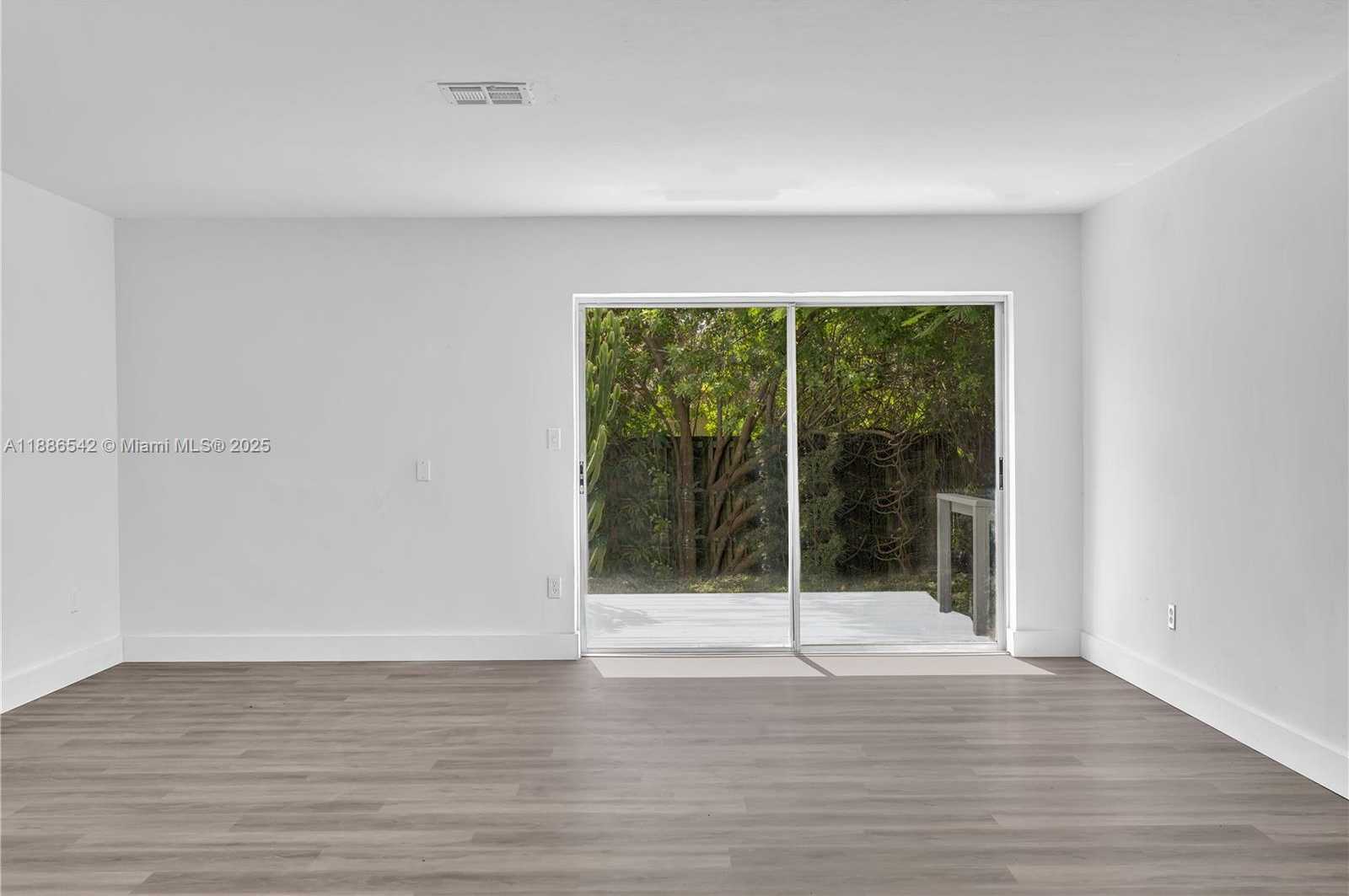 Small Image of 19701 BELMONT DR, Cutler Bay Number 34