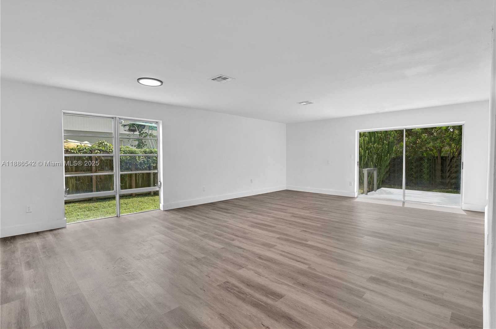 Small Image of 19701 BELMONT DR, Cutler Bay Number 4