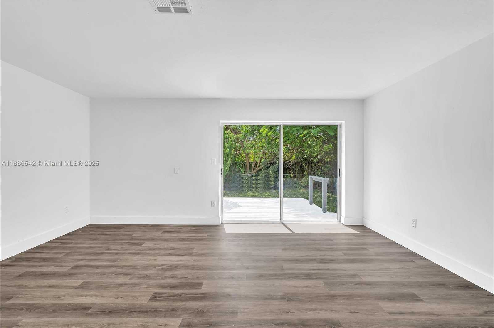 Small Image of 19701 BELMONT DR, Cutler Bay Number 40
