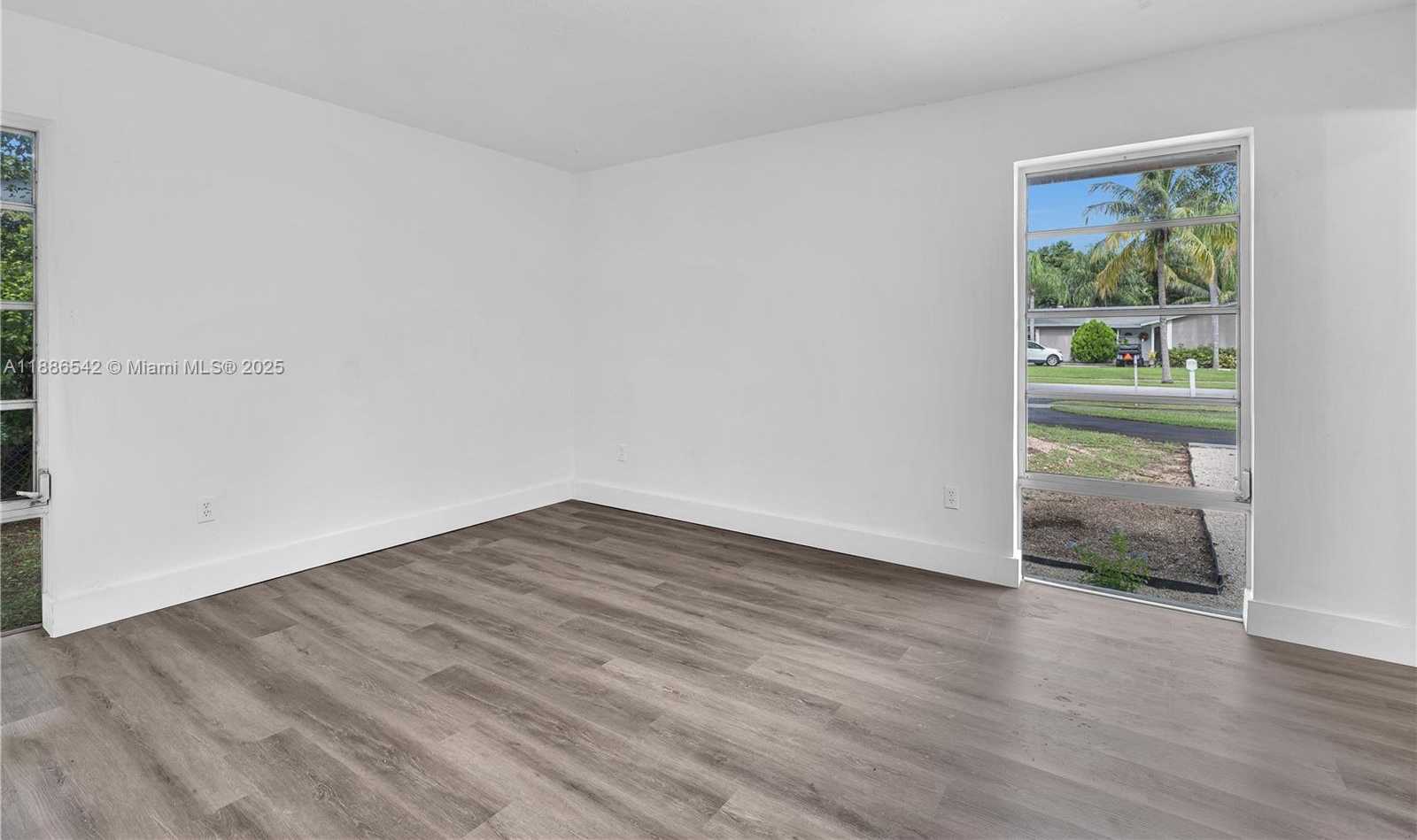 Small Image of 19701 BELMONT DR, Cutler Bay Number 44