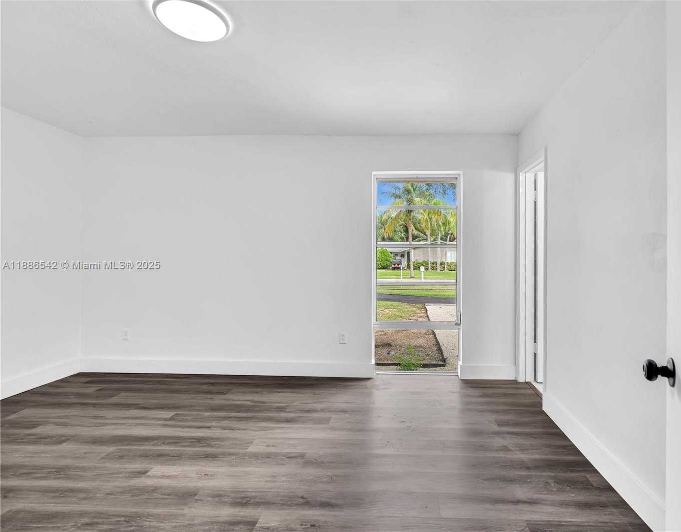 Small Image of 19701 BELMONT DR, Cutler Bay Number 46