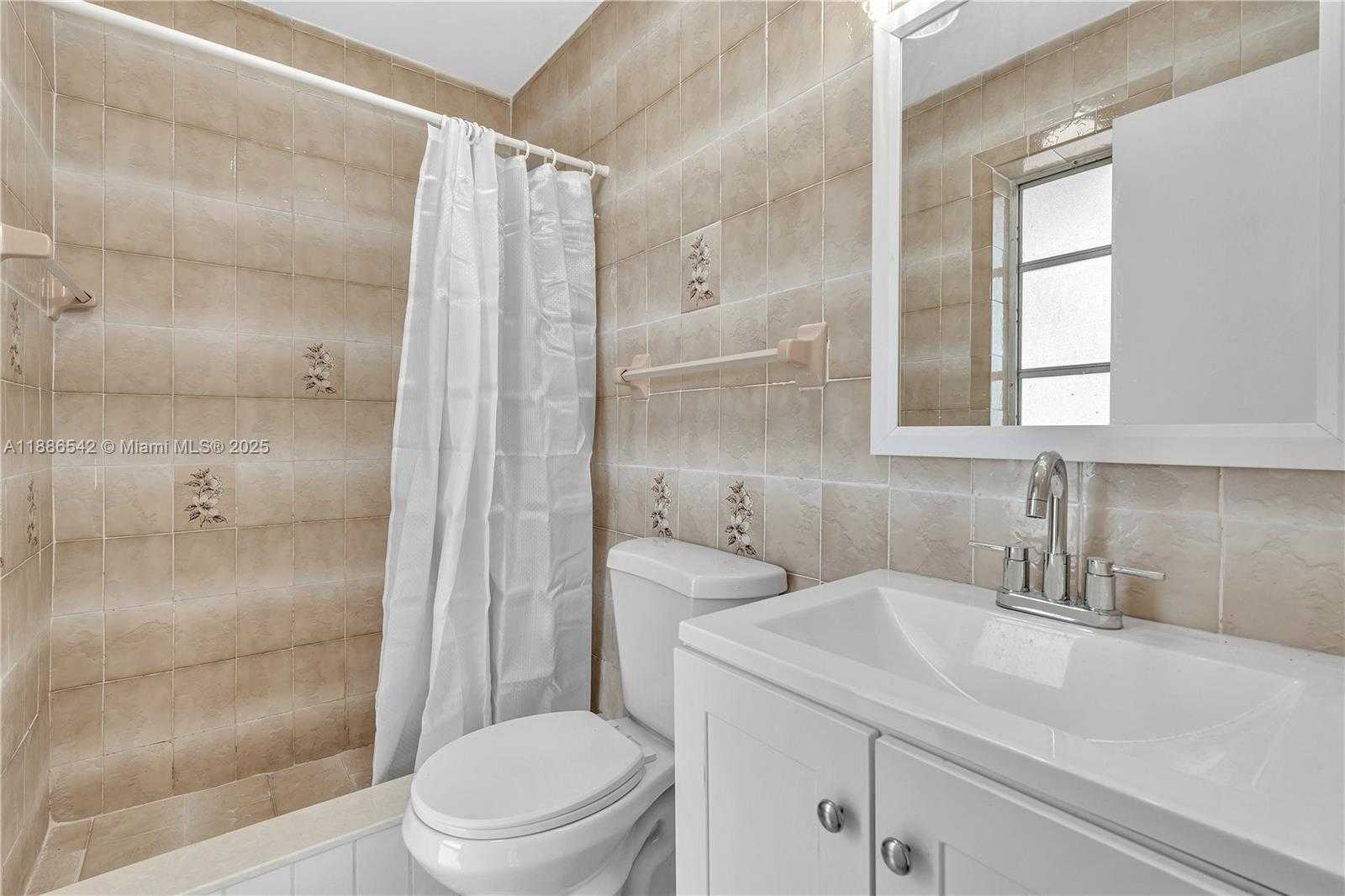 Small Image of 19701 BELMONT DR, Cutler Bay Number 48