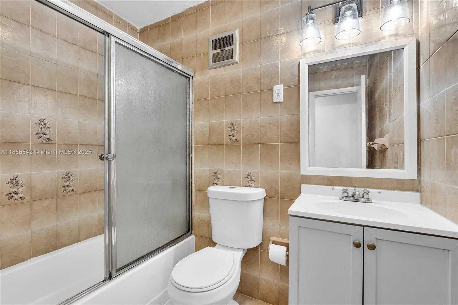 Small Image of 19701 BELMONT DR, Cutler Bay Number 56