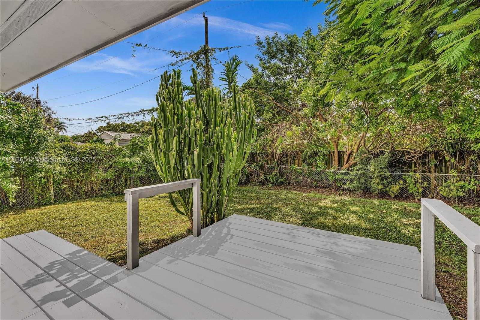Small Image of 19701 BELMONT DR, Cutler Bay Number 58