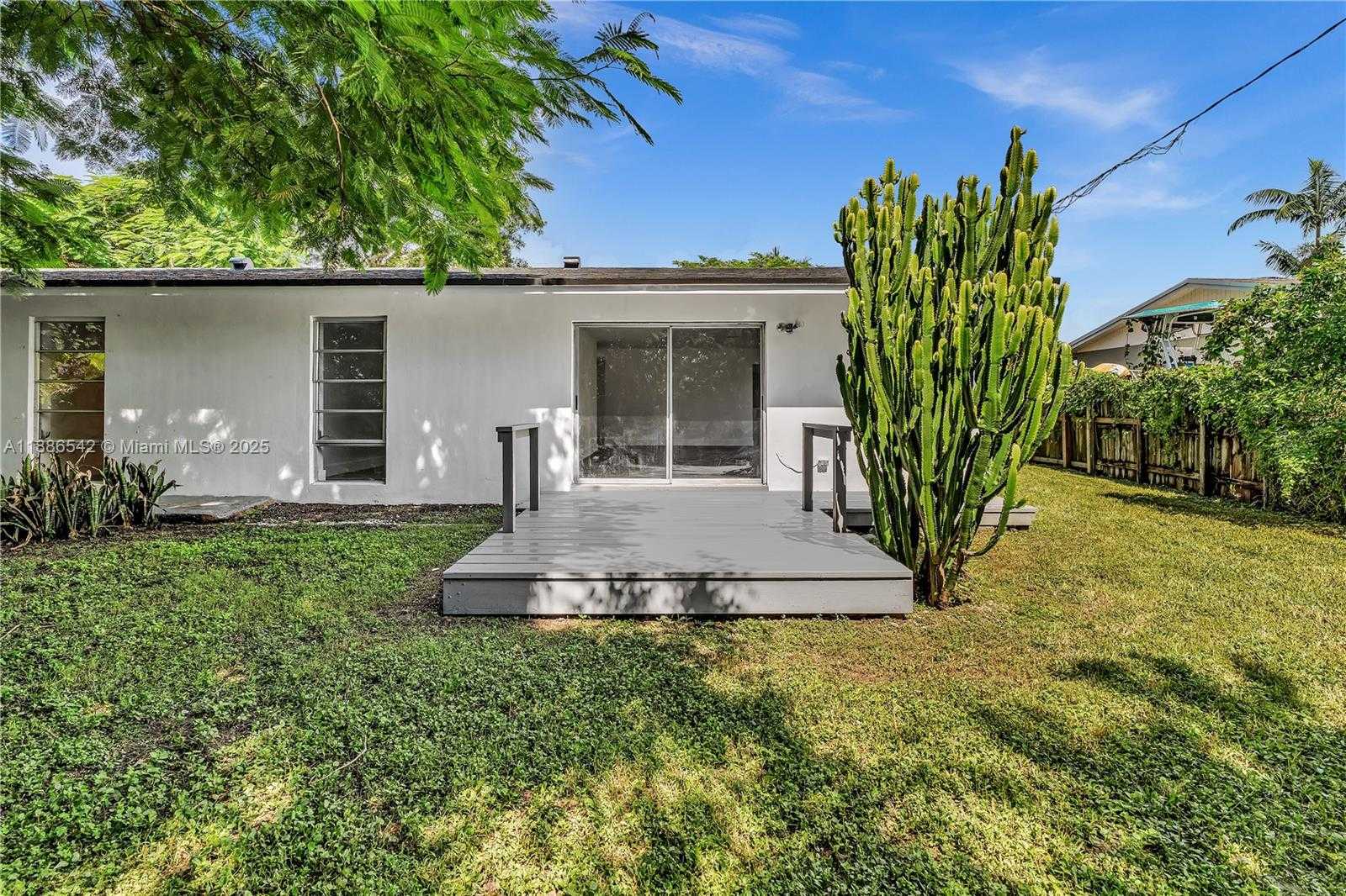 Small Image of 19701 BELMONT DR, Cutler Bay Number 59