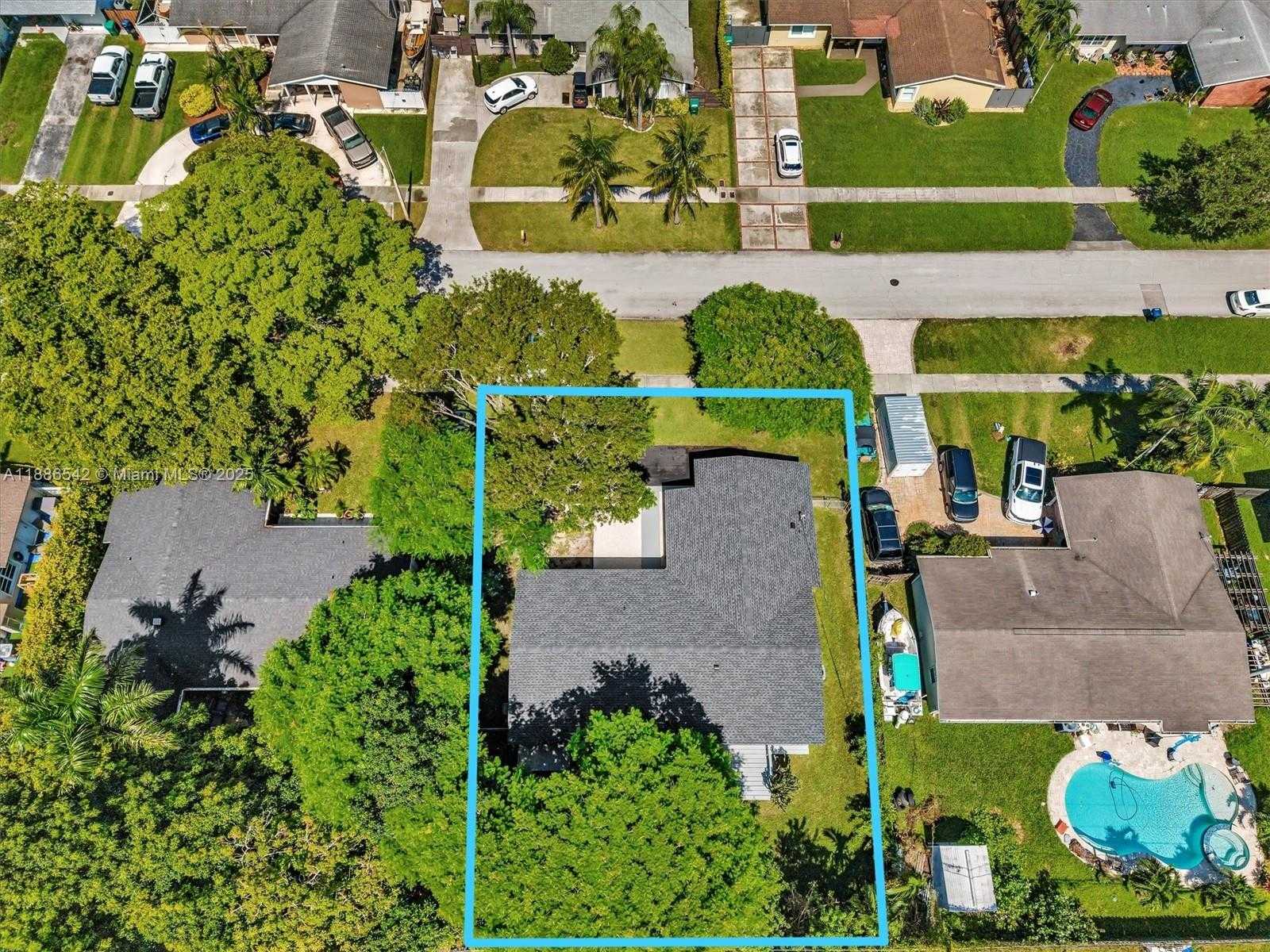 Small Image of 19701 BELMONT DR, Cutler Bay Number 61