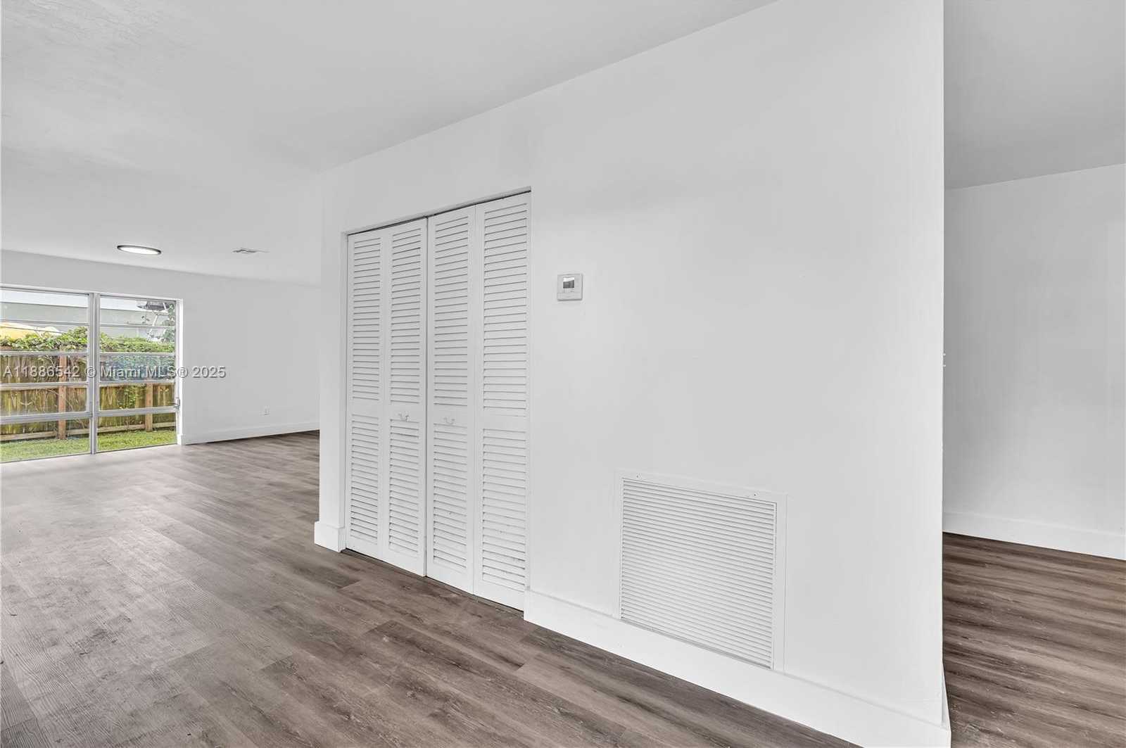 Small Image of 19701 BELMONT DR, Cutler Bay Number 8